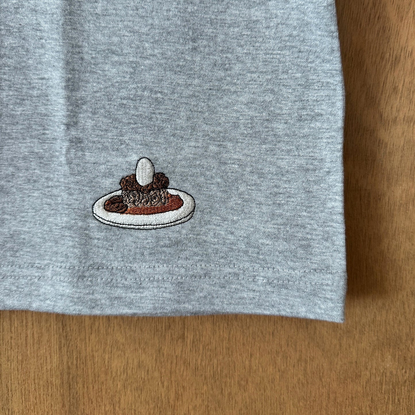 SONGBIRD COFFEE STAFF T PRINT TYPE / CURRY(GREY)