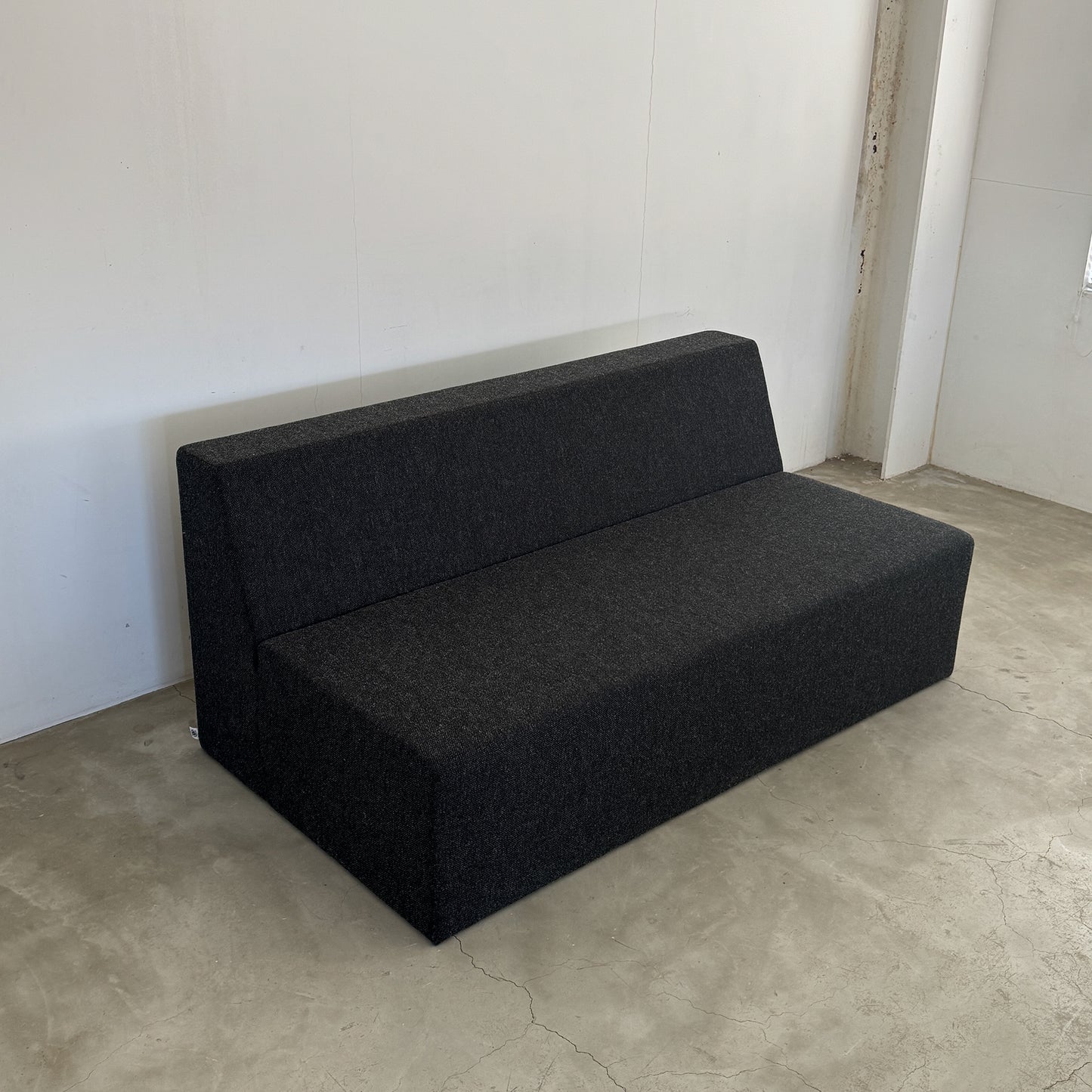 【OUTLET】DIRTWALL SOFA 2 SEATER STORE DISPLAY