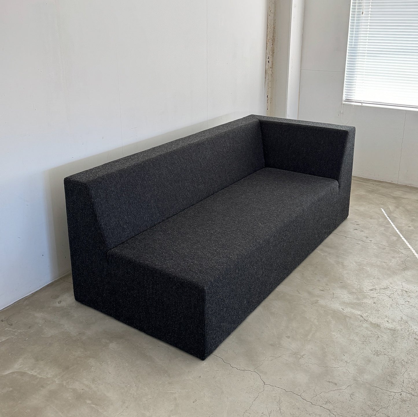 【OUTLET】DIRTWALL SOFA 3 SEATER STORE DISPLAY