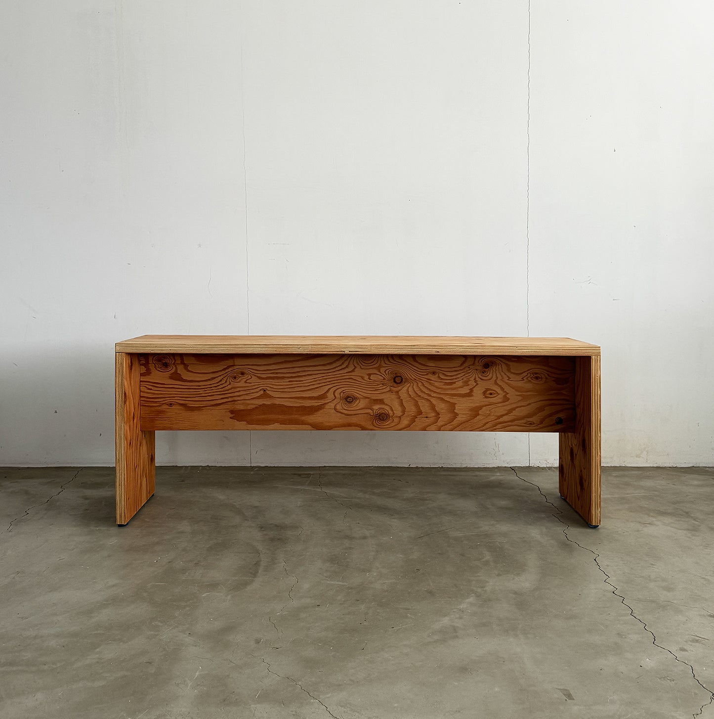 TOKUMOKU BENCH